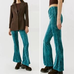 UO Velvet Ruched V-Front Flare Pant
